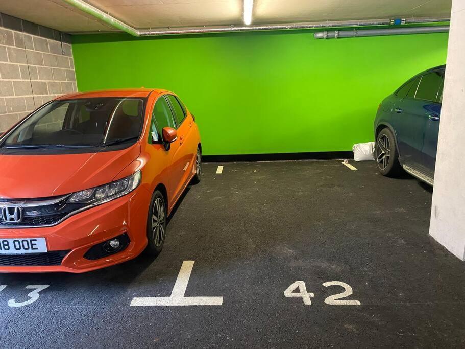 Unrivalled Location - Five Star - Worcester Apartment Exteriör bild