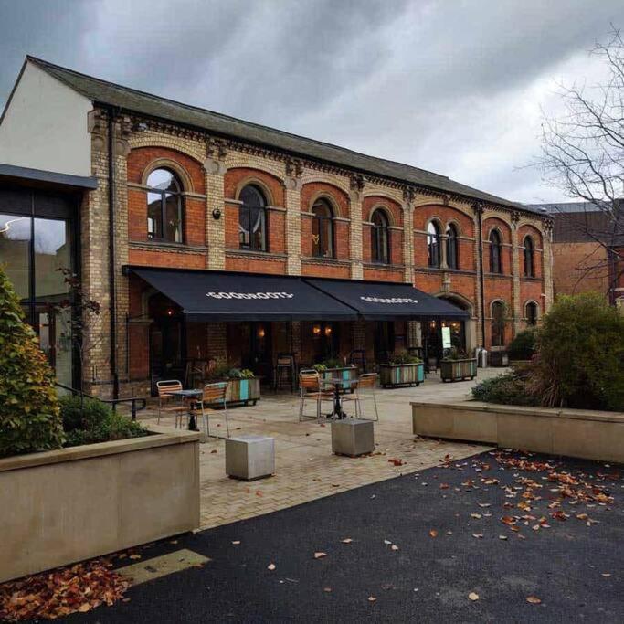 Unrivalled Location - Five Star - Worcester Apartment Exteriör bild