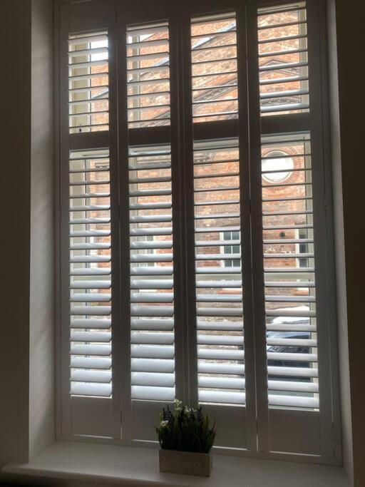 Unrivalled Location - Five Star - Worcester Apartment Exteriör bild
