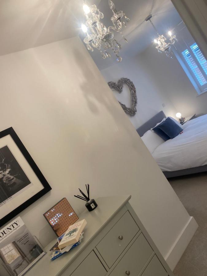 Unrivalled Location - Five Star - Worcester Apartment Exteriör bild